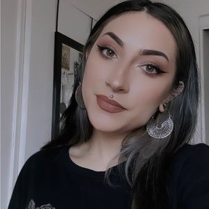 Meet your Posher, Lexi